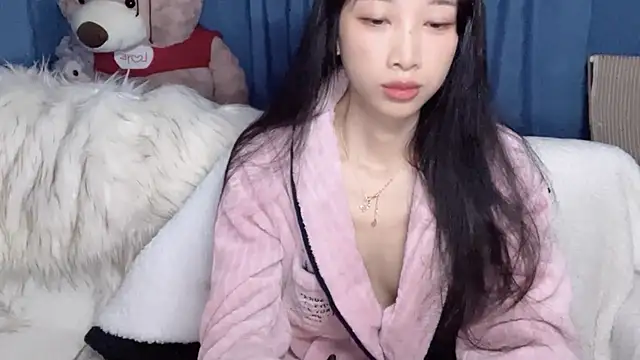 Snapshot of Lili-2 chatting on 01.18.26 Lili-2 online show from 01.18.26