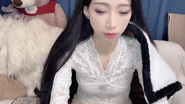 Snapshot of Lili-2 chatting on 01.19.26 Lili-2 online show from 01.19.26