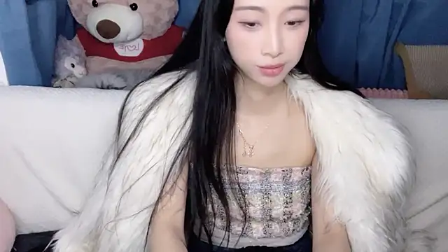 Snapshot of Lili-2 chatting on 01.31.26 Lili-2 online show from 01.31.26