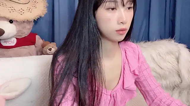 Snapshot of Lili-2 chatting on 02.27.26 Lili-2 online show from 02.27.26