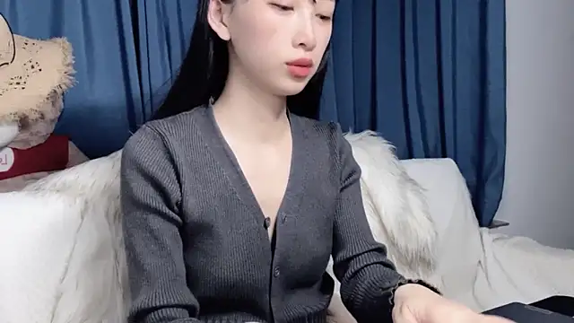 Snapshot of Lili-2 chatting on 03.14.26 Lili-2 online show from 03.14.26