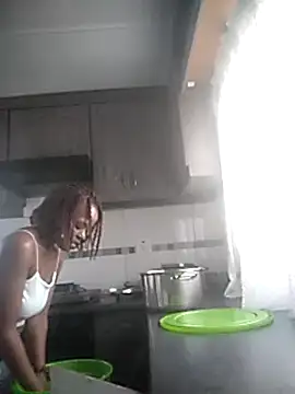 Snapshot of Feathergal69_ chatting on 12.04.24 Feathergal69 online show from 12.04.24