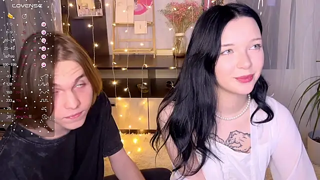 Snapshot of EmmaKittyCat chatting on 11.27.25 EmmaKittyCat online show from 11.27.25