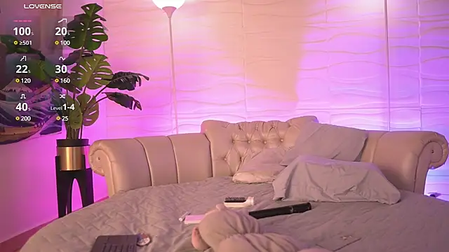 Snapshot of Dear_Morgan chatting on 02.12.25 Dear Morgan online show from 02.12.25