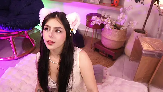 Snapshot of Dear_Morgan chatting on 11.24.25 Dear Morgan online show from 11.24.25