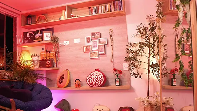 Snapshot of Dear_Morgan chatting on 11.26.25 Dear Morgan online show from 11.26.25