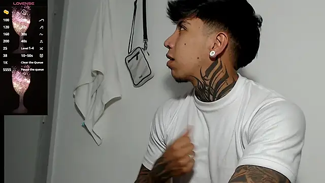 Snapshot of Nickhot0609 chatting on 03.01.25 Nickhot0609 online show from 03.01.25