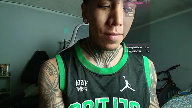 Snapshot of Nickhot0609 chatting on 10.12.25 Nickhot0609 online show from 10.12.25