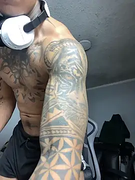 Snapshot of Nickhot0609 chatting on 10.17.25 Nickhot0609 online show from 10.17.25