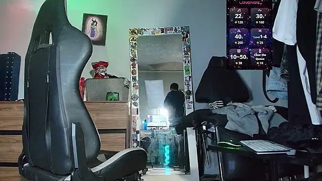 Snapshot of Nickhot0609 chatting on 11.24.25 Nickhot0609 online show from 11.24.25