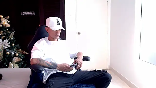 Edward Milleer online show from 12.17.24