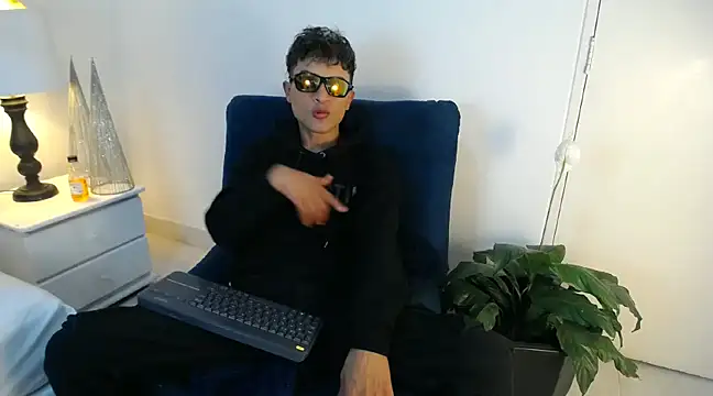 Edward Milleer online show from 12.21.24