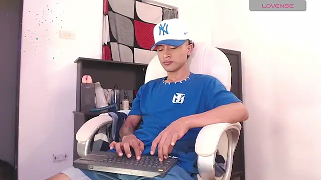 Edward Milleer online show from 09.12.25