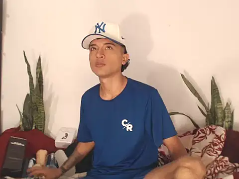 Edward Milleer online show from 10.03.25