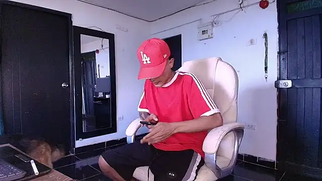 Edward Milleer online show from 12.21.25