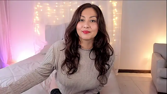 karla paradise  online show from 12.16.24