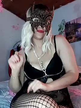 Snapshot of Queen666997 chatting on 12.18.24 Queen666997 online show from 12.18.24
