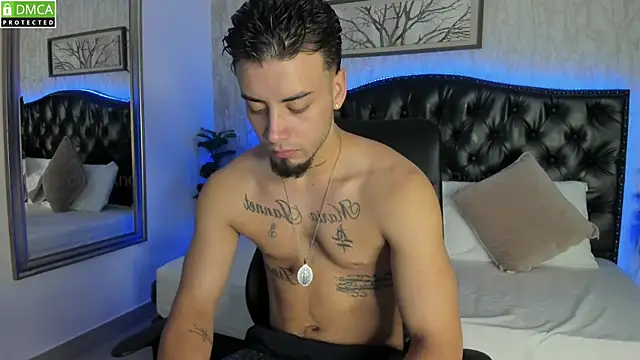 Snapshot of MattDevon chatting on 03.04.25 MattDevon online show from 03.04.25