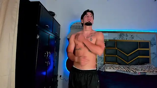 Snapshot of MattDevon chatting on 10.22.25 MattDevon online show from 10.22.25