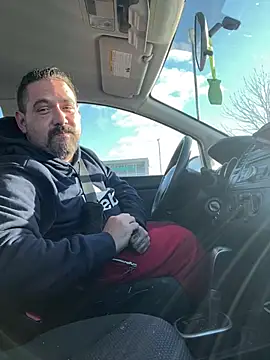 Snapshot of Tipute1987 chatting on 12.19.24 Tipute1987 online show from 12.19.24