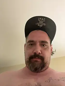 Snapshot of Tipute1987 chatting on 12.20.24 Tipute1987 online show from 12.20.24