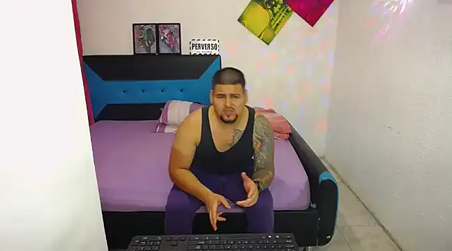 pitbullveryhot online show from 03.11.25