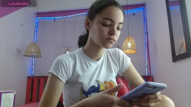 Mia-kalinfa online show from 12.23.24