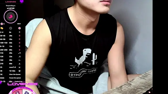 Snapshot of 0066top chatting on 11.18.25 0066top online show from 11.18.25