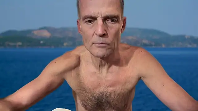 Snapshot of TowaFreespirit chatting on 12.24.24 TowaFreespirit online show from 12.24.24