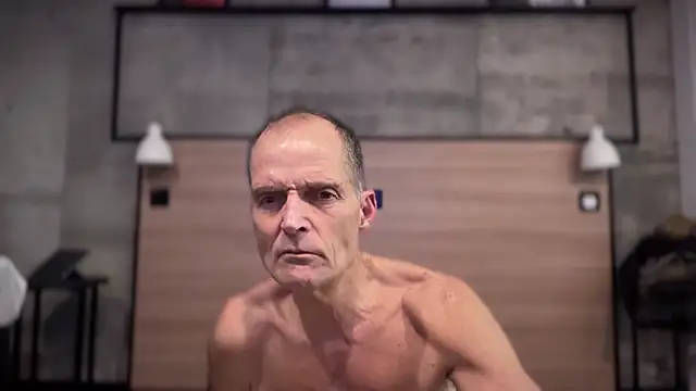 Snapshot of TowaFreespirit chatting on 12.25.24 TowaFreespirit online show from 12.25.24