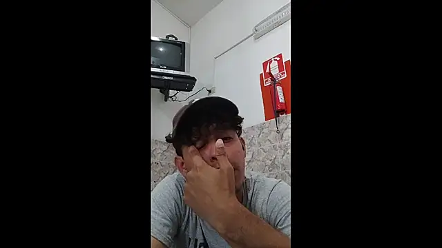 Snapshot of luisfer_306 chatting on 02.18.25 luisfer 306 online show from 02.18.25