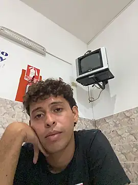 Snapshot of luisfer_306 chatting on 11.10.25 luisfer 306 online show from 11.10.25