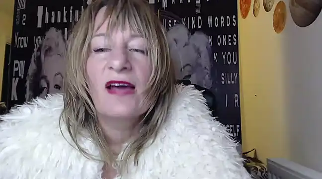 Snapshot of BettyDavisX chatting on 12.06.24 BettyDavisX online show from 12.06.24