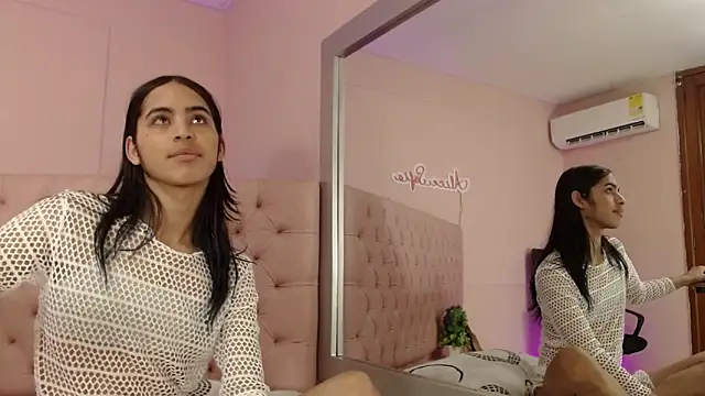 Snapshot of alice_sofia chatting on 02.11.26 alice sofia online show from 02.11.26