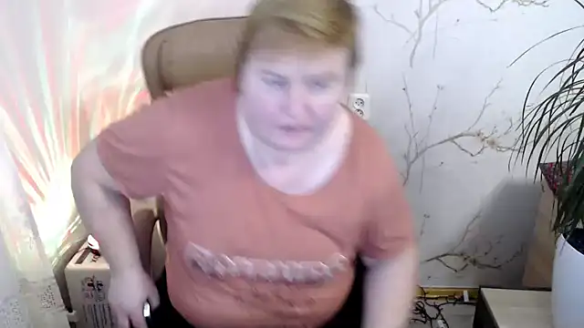 Snapshot of Limonka-Fire chatting on 12.11.24 Limonka-Fire online show from 12.11.24