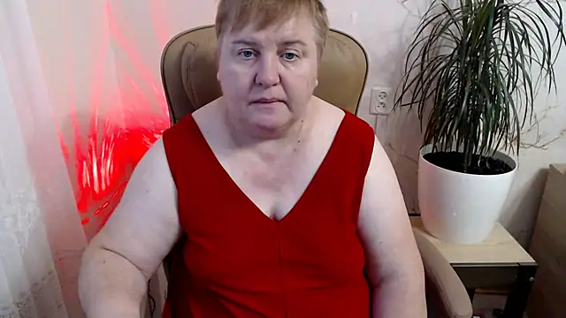 Snapshot of Limonka-Fire chatting on 12.22.24 Limonka-Fire online show from 12.22.24