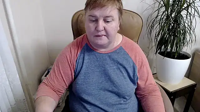 Snapshot of Limonka-Fire chatting on 12.30.24 Limonka-Fire online show from 12.30.24