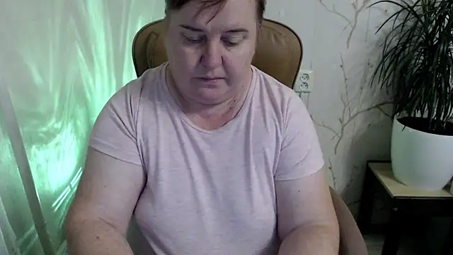 Snapshot of Limonka-Fire chatting on 01.11.25 Limonka-Fire online show from 01.11.25