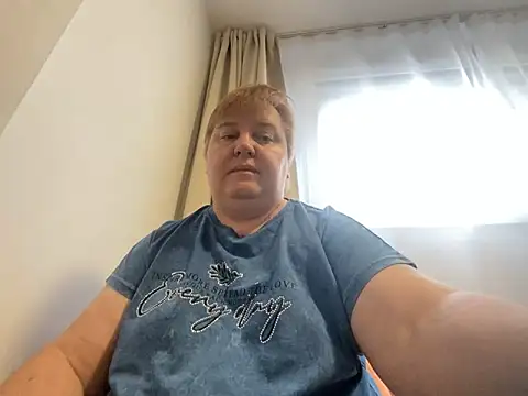 Snapshot of Limonka-Fire chatting on 02.07.25 Limonka-Fire online show from 02.07.25