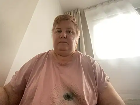 Snapshot of Limonka-Fire chatting on 02.08.25 Limonka-Fire online show from 02.08.25