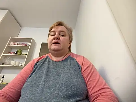 Snapshot of Limonka-Fire chatting on 02.12.25 Limonka-Fire online show from 02.12.25