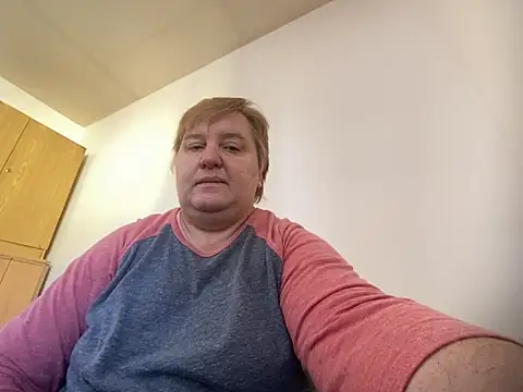 Snapshot of Limonka-Fire chatting on 02.18.25 Limonka-Fire online show from 02.18.25