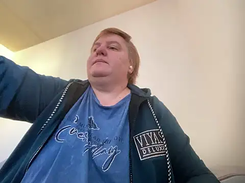 Snapshot of Limonka-Fire chatting on 02.20.25 Limonka-Fire online show from 02.20.25