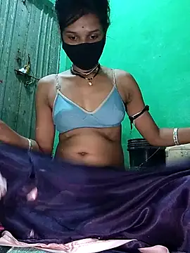 Snapshot of Hoty_girl_143 chatting on 11.04.25 Hoty girl 143 online show from 11.04.25