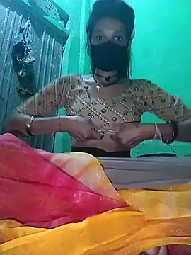 Snapshot of Hoty_girl_143 chatting on 12.05.25 Hoty girl 143 online show from 12.05.25