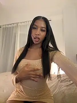 Snapshot of IamCrystal2 chatting on 12.01.25 IamCrystal2 online show from 12.01.25