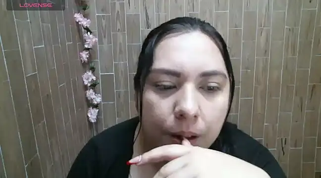 Snapshot of solyeria chatting on 12.29.24 solyeria online show from 12.29.24