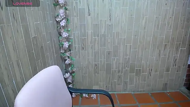 Snapshot of solyeria chatting on 11.15.25 solyeria online show from 11.15.25