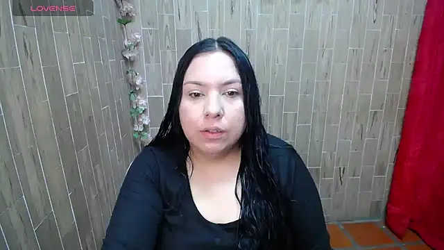 Snapshot of solyeria chatting on 12.18.25 solyeria online show from 12.18.25