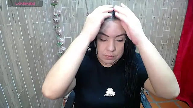 Snapshot of solyeria chatting on 01.19.26 solyeria online show from 01.19.26